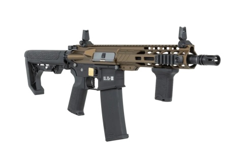Karabinek ASG Specna Arms RRA SA-P25 PRIME™ HAL™ ETU Light Ops Stock Wersja High Torque Half-Tan