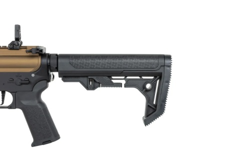 Karabinek ASG Specna Arms RRA SA-P25 PRIME™ HAL™ ETU Light Ops Stock Wersja High Torque Half-Tan
