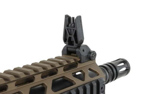 Karabinek ASG Specna Arms RRA SA-P25 PRIME™ HAL™ ETU Light Ops Stock Wersja High Torque Half-Tan