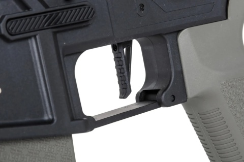 Karabinek ASG Specna Arms SA-F04-RL FLEX™ BLDC™ Light Ops Stock/ HAL ETU™ Gen. 2 Oliwkowy