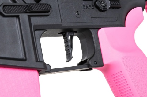 Karabinek ASG Specna Arms SA-F04-RL FLEX™ BLDC™ Light Ops Stock/ HAL ETU™ Gen. 2 Różowy