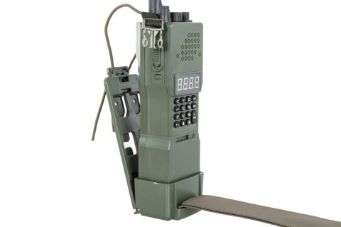 Elektryczna szybkoładowarka Specna Arms w kształcie radioodbiornika AN/PRC152 Oliwkowa Elektryczna szybkoładowarka Specna Arms w kształcie radioodbiornika AN/PRC152 Oliwkowa