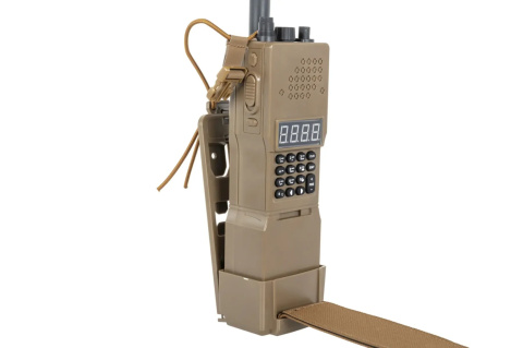 Elektryczna szybkoładowarka Specna Arms w kształcie radioodbiornika AN/PRC152 Tan Elektryczna szybkoładowarka Specna Arms w kształcie radioodbiornika AN/PRC152 Tan