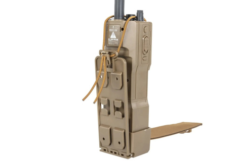 Elektryczna szybkoładowarka Specna Arms w kształcie radioodbiornika AN/PRC152 Tan Elektryczna szybkoładowarka Specna Arms w kształcie radioodbiornika AN/PRC152 Tan