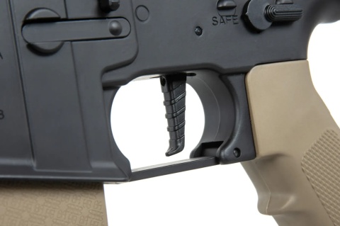 Karabinek ASG Specna Arms Daniel Defense® MK18 SA-P19 Prime™ HAL™ ETU z silnikiem bezszczotkowym Chaos Bronze Karabinek ASG Specna Arms Daniel Defense® MK18 SA-P19 Prime™ HAL™ ETU z silnikiem bezszczotkowym Chaos Bronze